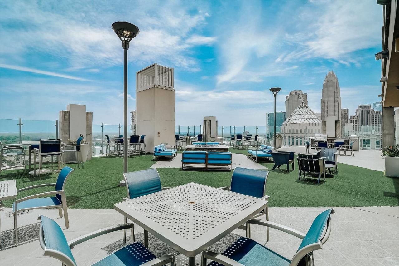 LAVISH 1BR AND 2BR APT IN UPTOWN WITH BALCONY ::: CHARLOTTE, UNITED STATES  ::: COMPARE RATES